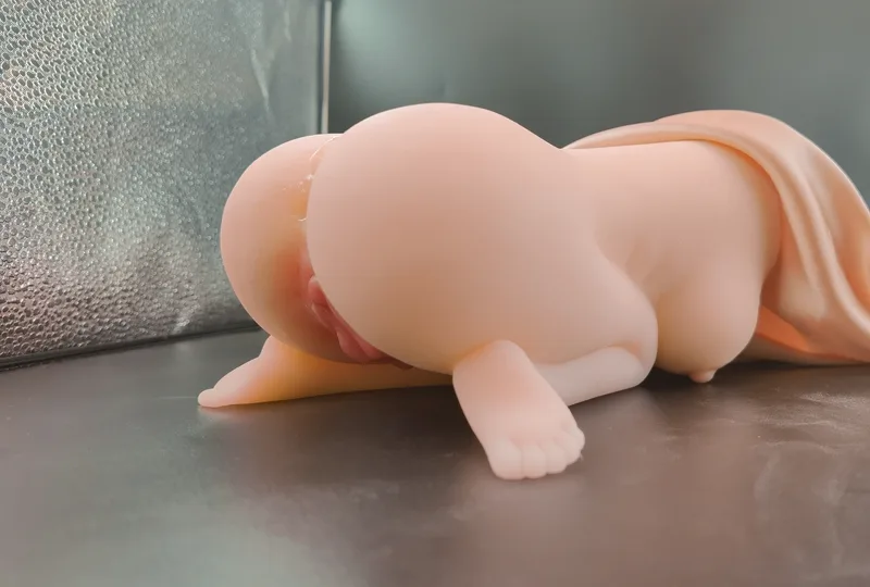 Bottom view of pocket pussy 008