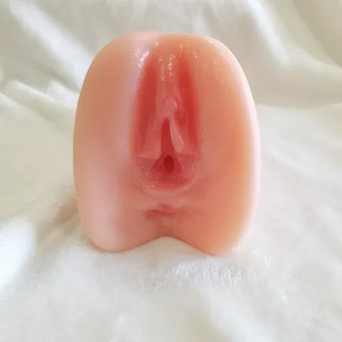 Textured pore surface detail on the body-safe TPE exterior