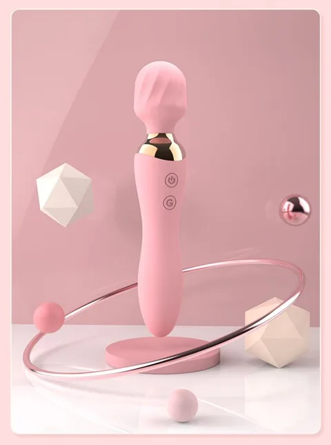 Detail view of the silicone wand body with electroplated finish