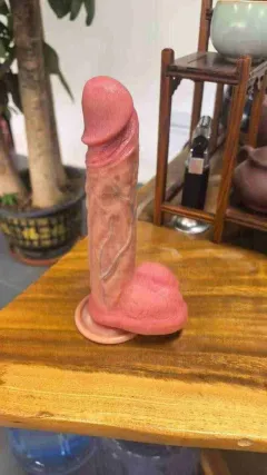 full product view illustrating the smooth silicone body and contour